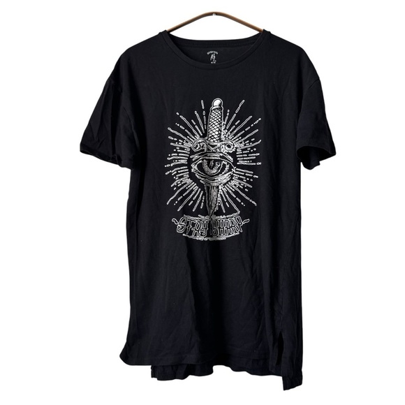 STAY SHARP graphic Tee - Picture 1 of 4